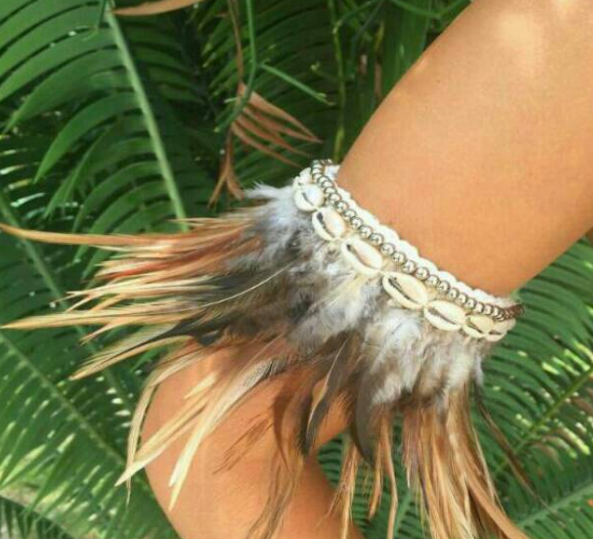 gelang etnik Papua